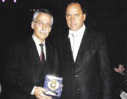 Hector Otheguy junto a autoridades